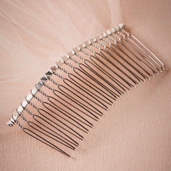 Floating Cathedral Veil by BHLDN by Anthropologie - Picture 4 of 8